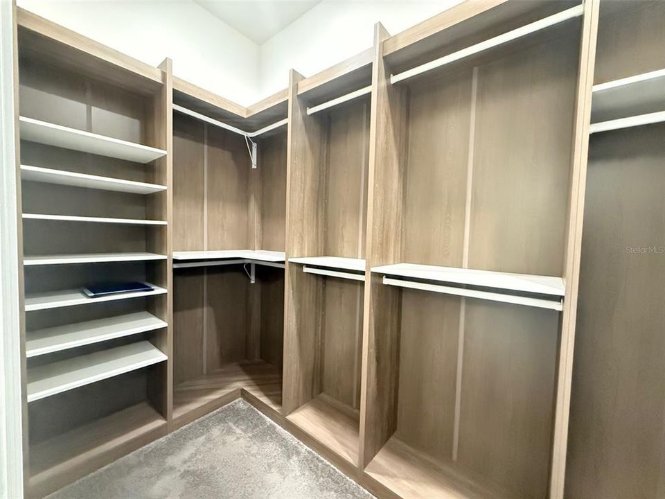 For Rent: $2,300 (3 beds, 2 baths, 2244 Square Feet)