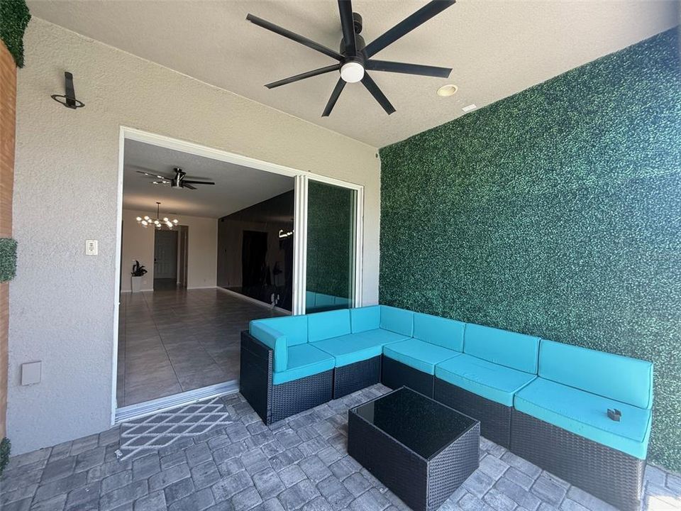For Rent: $2,300 (3 beds, 2 baths, 2244 Square Feet)