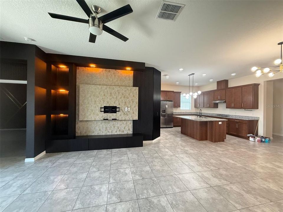 For Rent: $2,300 (3 beds, 2 baths, 2244 Square Feet)