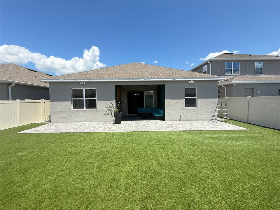 For Rent: $2,300 (3 beds, 2 baths, 2244 Square Feet)