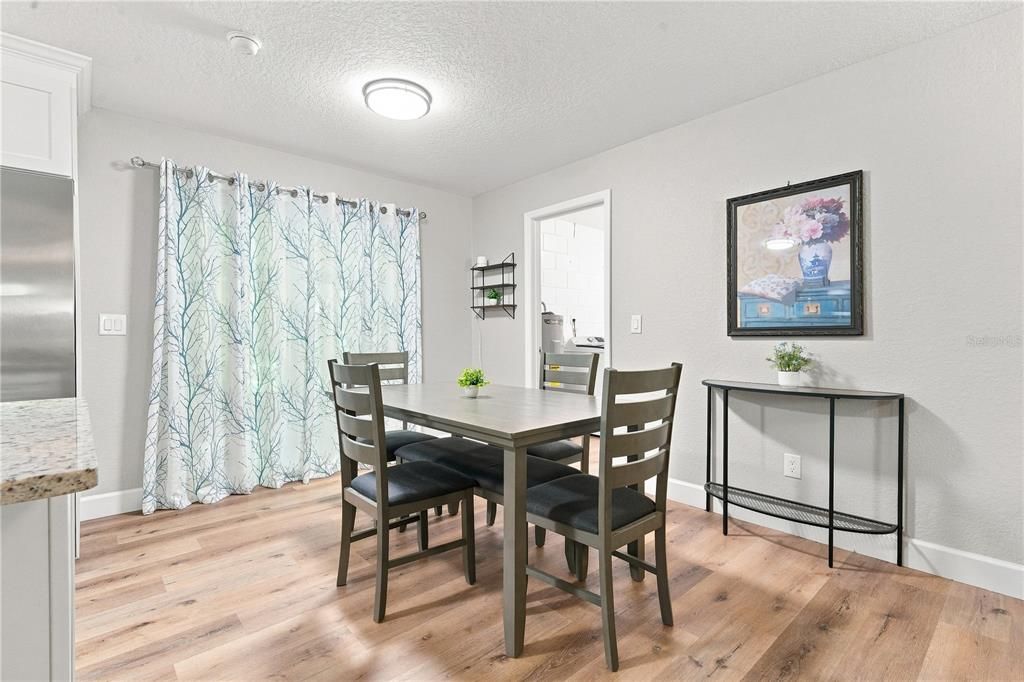 Activo con contrato: $249,900 (3 camas, 1 baños, 1026 Pies cuadrados)
