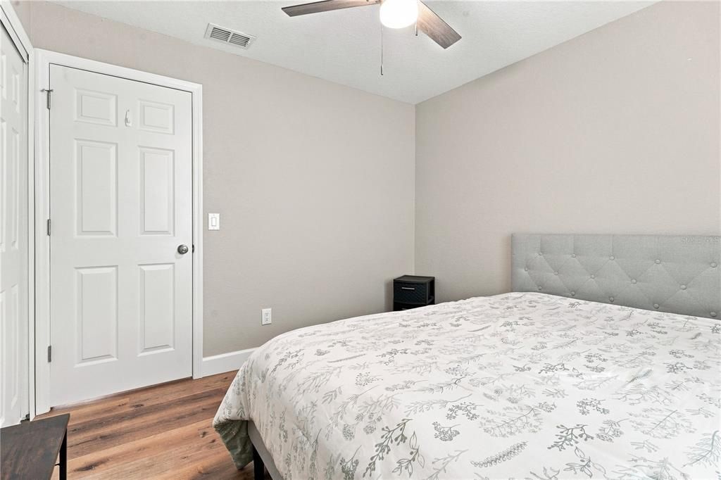 Activo con contrato: $249,900 (3 camas, 1 baños, 1026 Pies cuadrados)