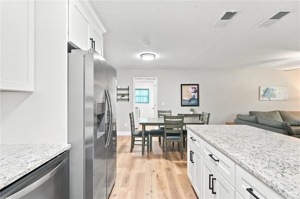 Activo con contrato: $249,900 (3 camas, 1 baños, 1026 Pies cuadrados)