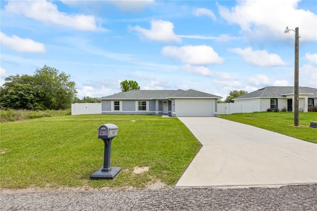For Rent: $1,900 (3 beds, 2 baths, 1377 Square Feet)