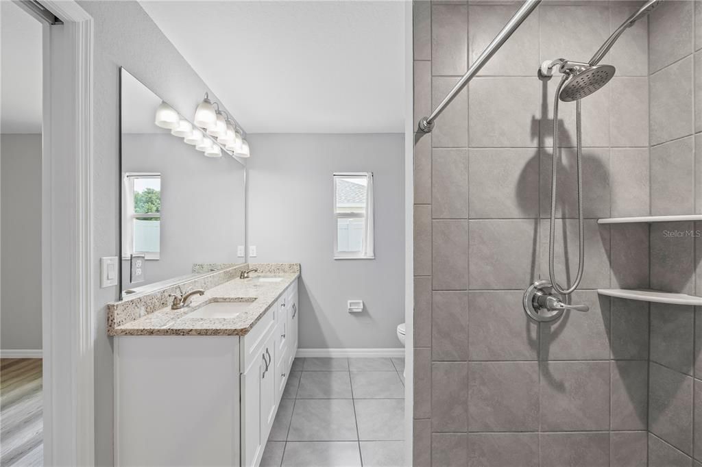 For Rent: $1,900 (3 beds, 2 baths, 1377 Square Feet)