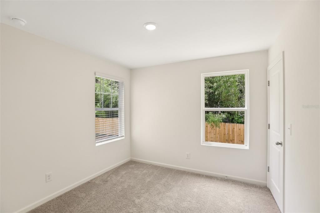 For Rent: $2,500 (3 beds, 2 baths, 1662 Square Feet)