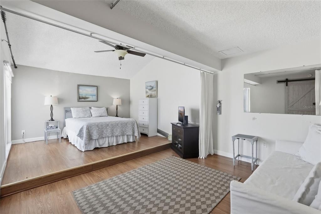 На продажу: $324,900 (1 спален, 1 ванн, 755 Квадратных фут)