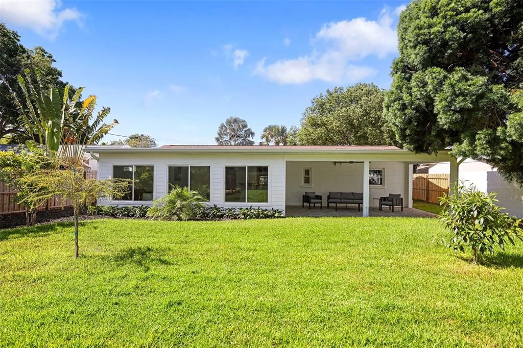 Active With Contract: $3,200 (3 beds, 2 baths, 1502 Square Feet)