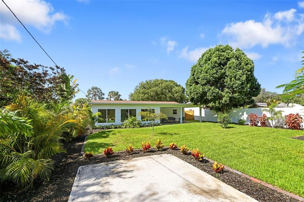 Active With Contract: $3,200 (3 beds, 2 baths, 1502 Square Feet)
