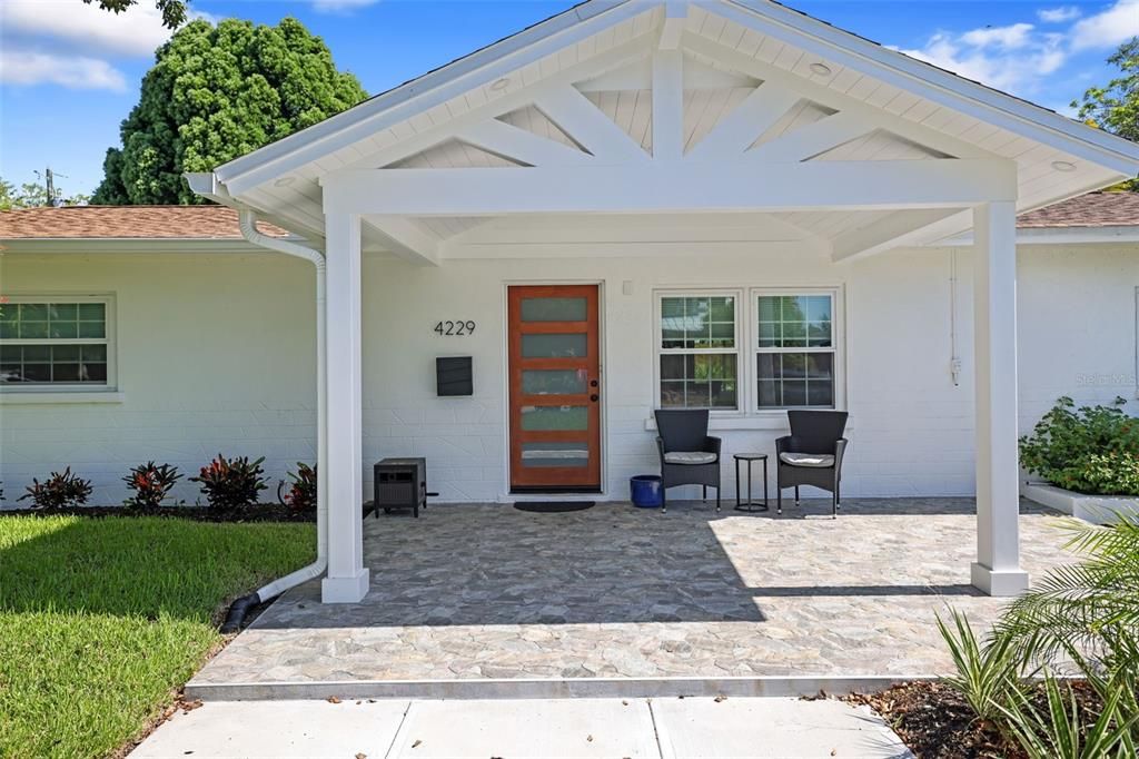 Active With Contract: $3,200 (3 beds, 2 baths, 1502 Square Feet)