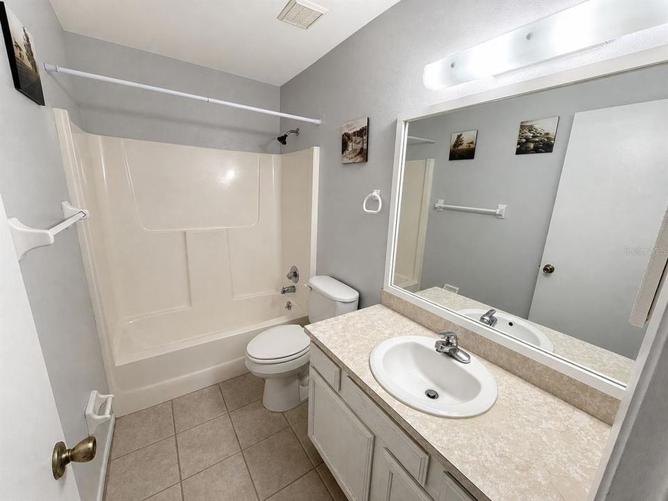 For Rent: $1,550 (2 beds, 2 baths, 930 Square Feet)