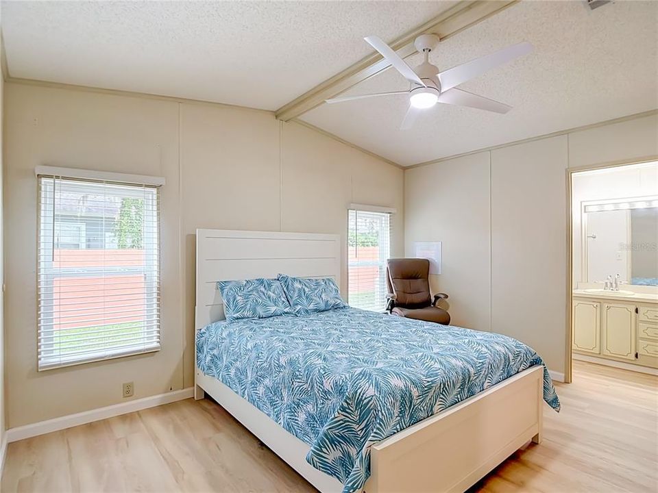 En Venta: $165,000 (2 camas, 2 baños, 989 Pies cuadrados)