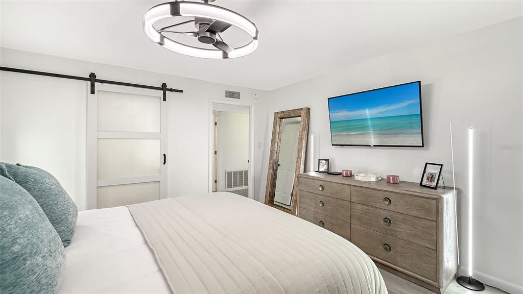 For Rent: $6,000 (2 beds, 2 baths, 1367 Square Feet)
