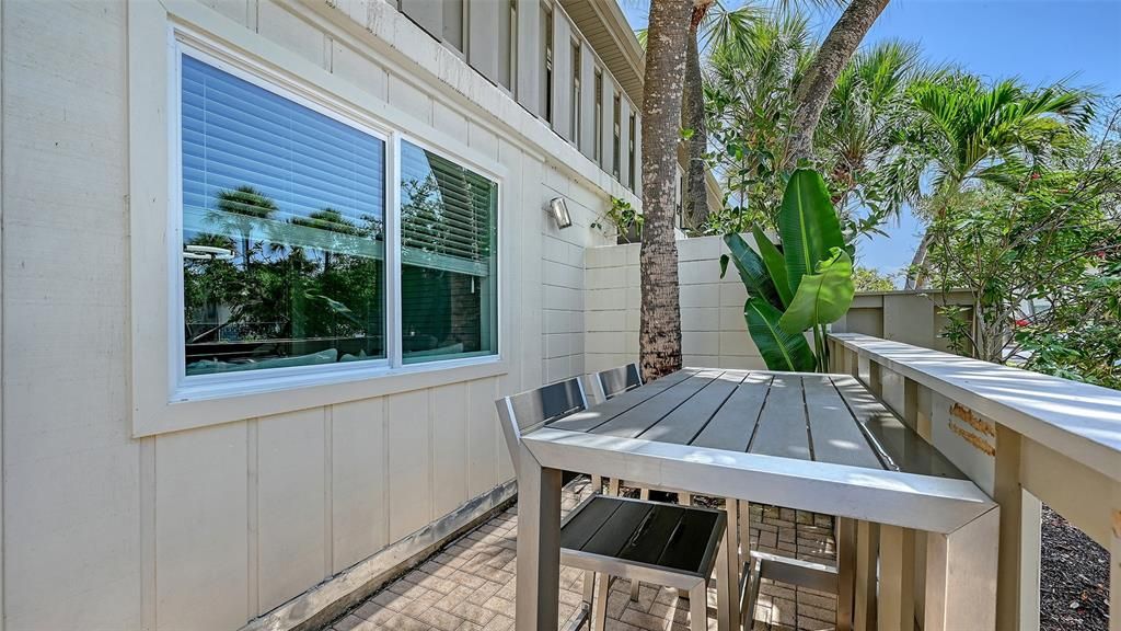 For Rent: $6,000 (2 beds, 2 baths, 1367 Square Feet)