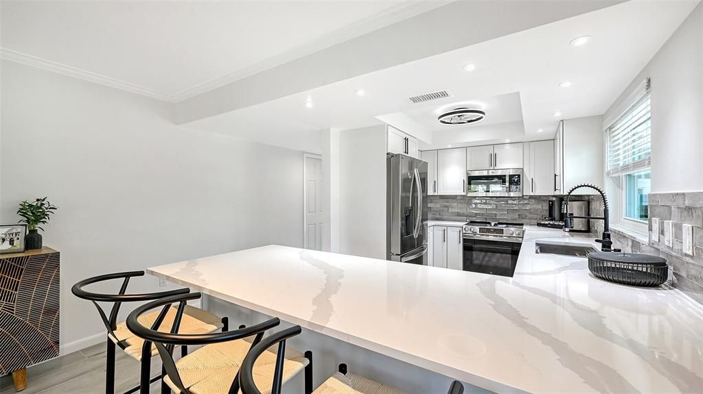 For Rent: $6,000 (2 beds, 2 baths, 1367 Square Feet)