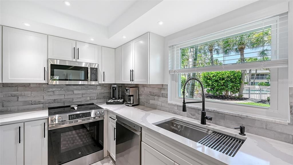 For Rent: $6,000 (2 beds, 2 baths, 1367 Square Feet)