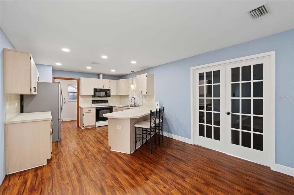 For Sale: $455,000 (3 beds, 2 baths, 1874 Square Feet)