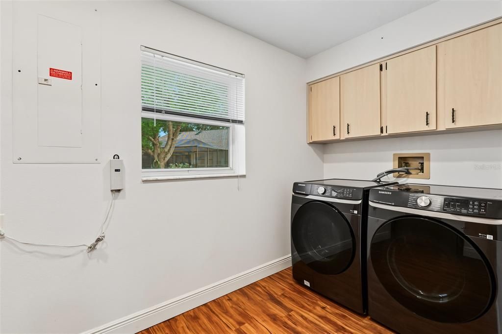 For Sale: $455,000 (3 beds, 2 baths, 1874 Square Feet)