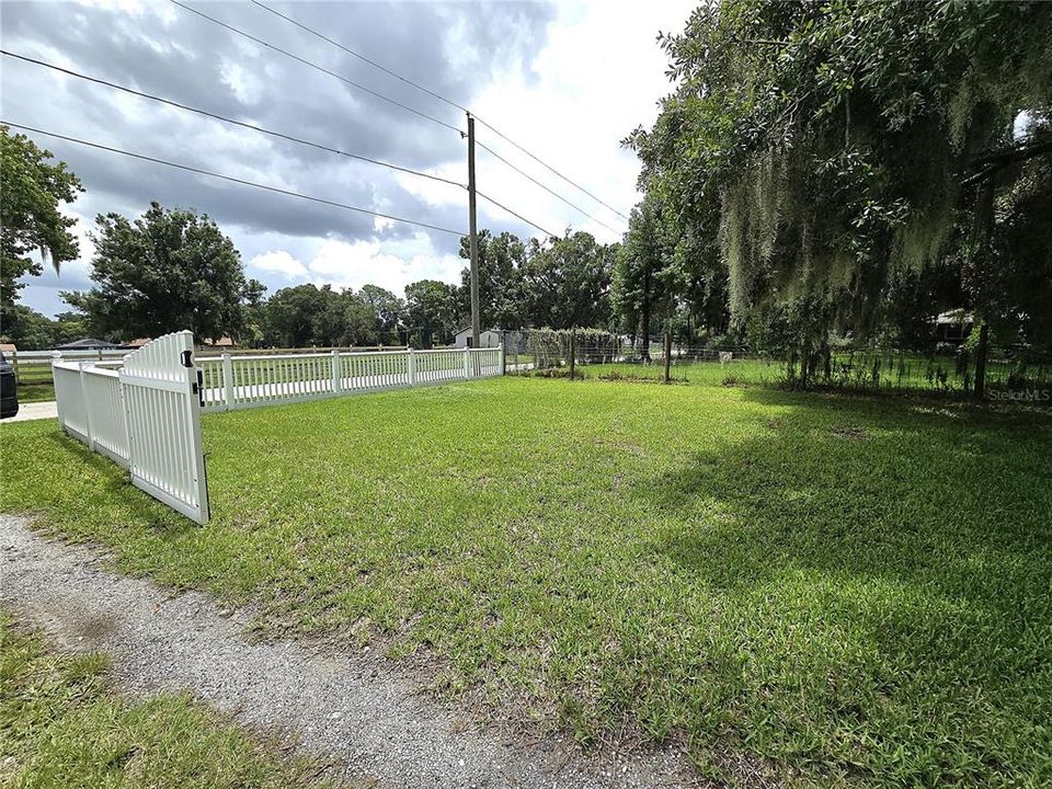 For Sale: $335,000 (3 beds, 2 baths, 1246 Square Feet)