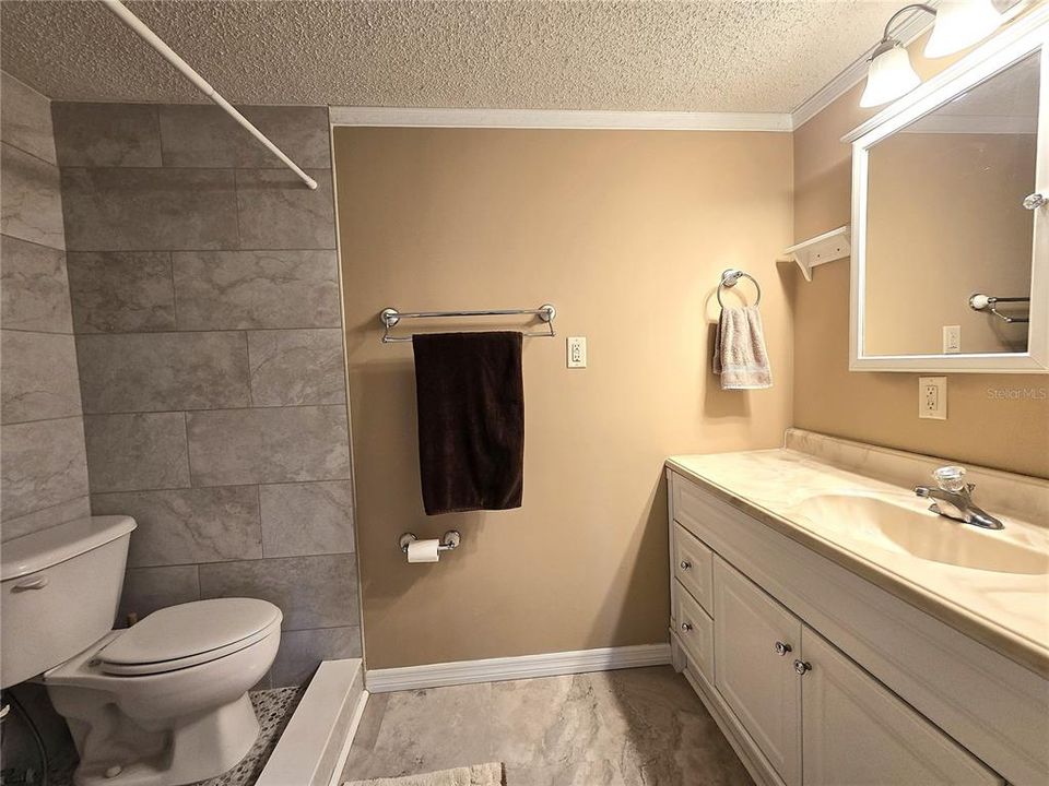 For Sale: $335,000 (3 beds, 2 baths, 1246 Square Feet)