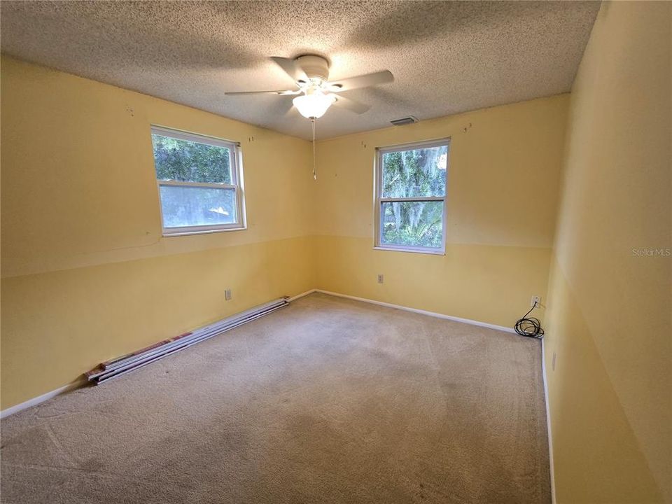For Sale: $335,000 (3 beds, 2 baths, 1246 Square Feet)