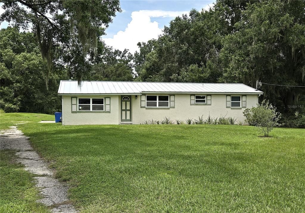 For Sale: $335,000 (3 beds, 2 baths, 1246 Square Feet)