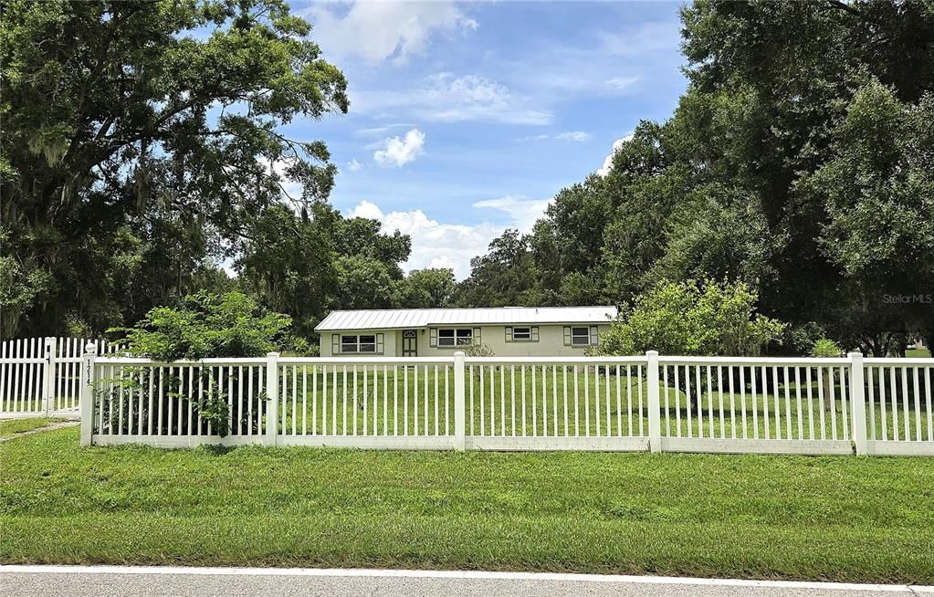 For Sale: $335,000 (3 beds, 2 baths, 1246 Square Feet)