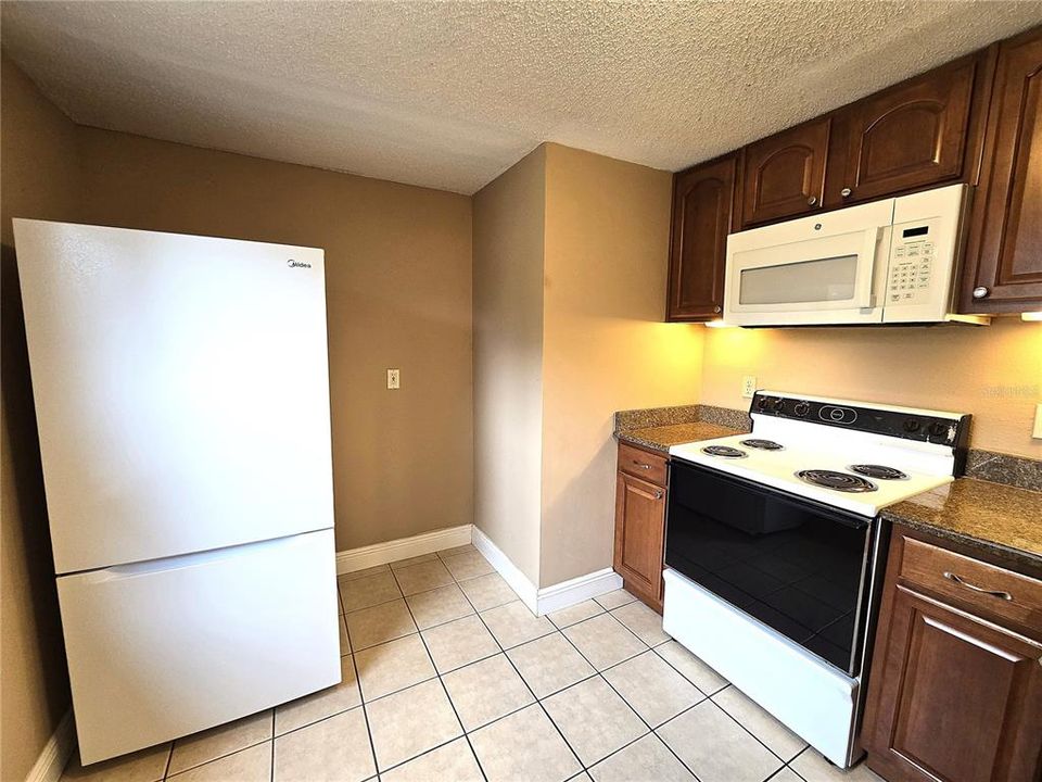 For Sale: $335,000 (3 beds, 2 baths, 1246 Square Feet)