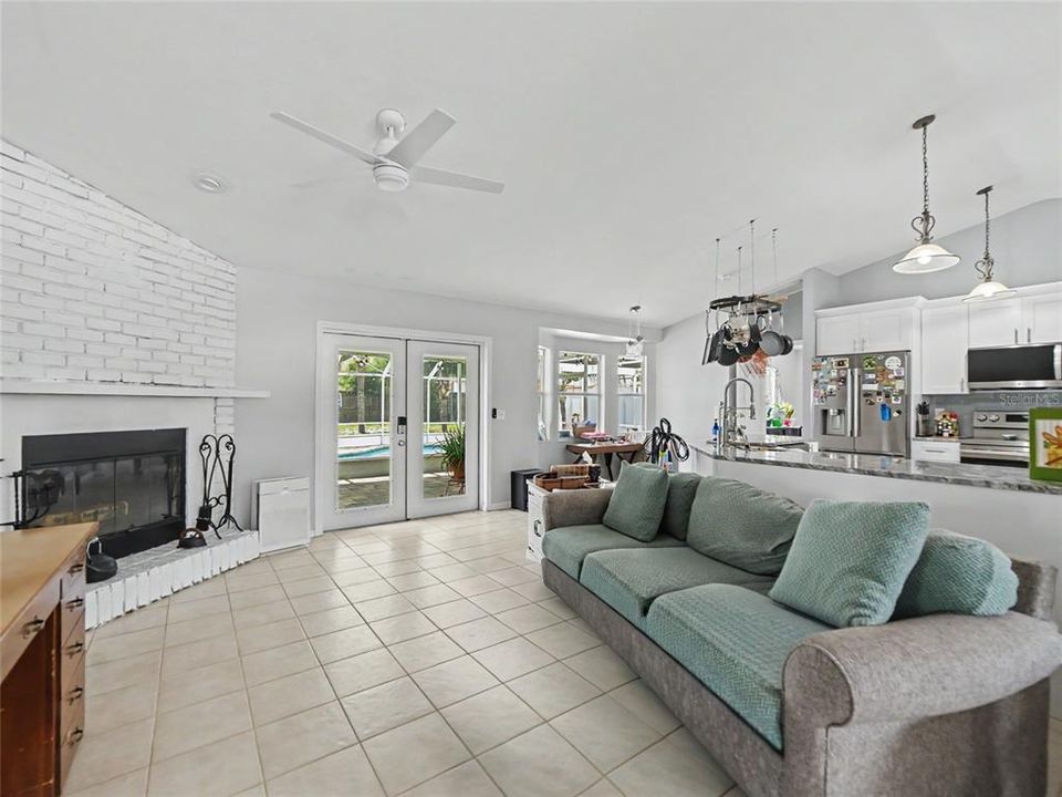 For Sale: $415,000 (3 beds, 2 baths, 1461 Square Feet)