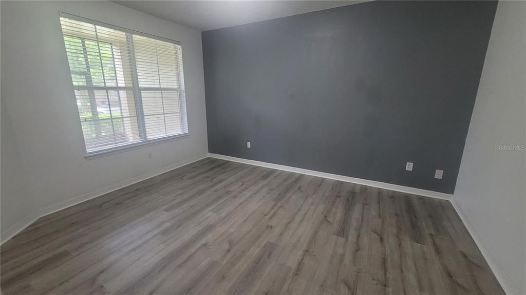 Activo con contrato: $2,200 (3 camas, 2 baños, 1455 Pies cuadrados)