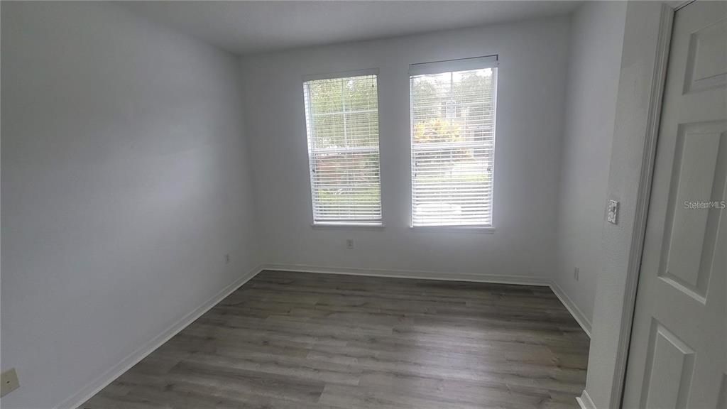 Activo con contrato: $2,200 (3 camas, 2 baños, 1455 Pies cuadrados)