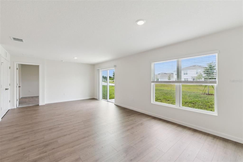 For Sale: $338,990 (3 beds, 2 baths, 1328 Square Feet)