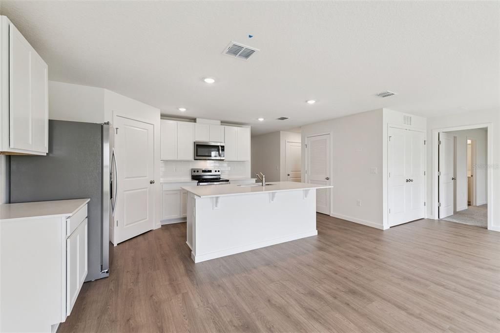 For Sale: $338,990 (3 beds, 2 baths, 1328 Square Feet)