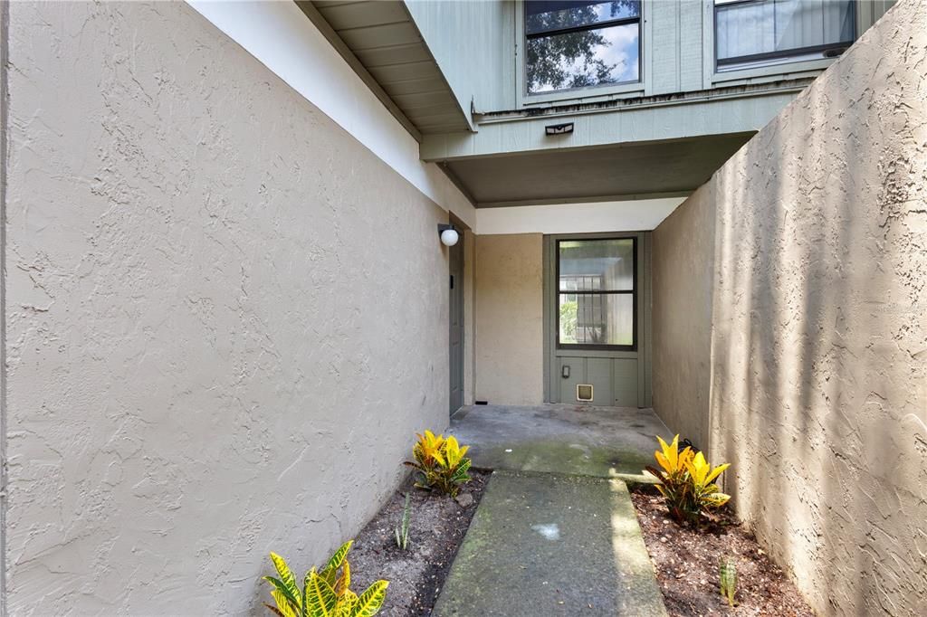 For Sale: $162,000 (2 beds, 2 baths, 1070 Square Feet)