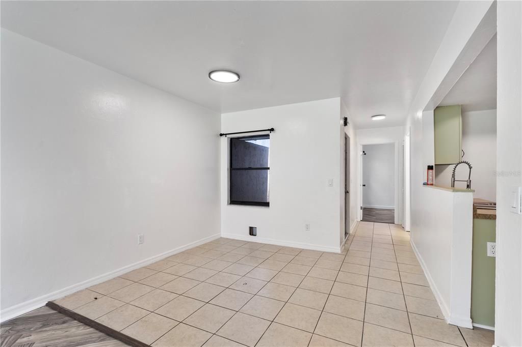 For Sale: $162,000 (2 beds, 2 baths, 1070 Square Feet)
