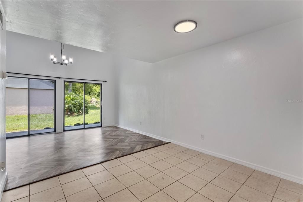 For Sale: $162,000 (2 beds, 2 baths, 1070 Square Feet)