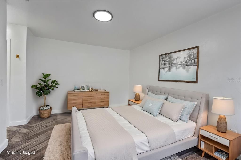 For Sale: $162,000 (2 beds, 2 baths, 1070 Square Feet)