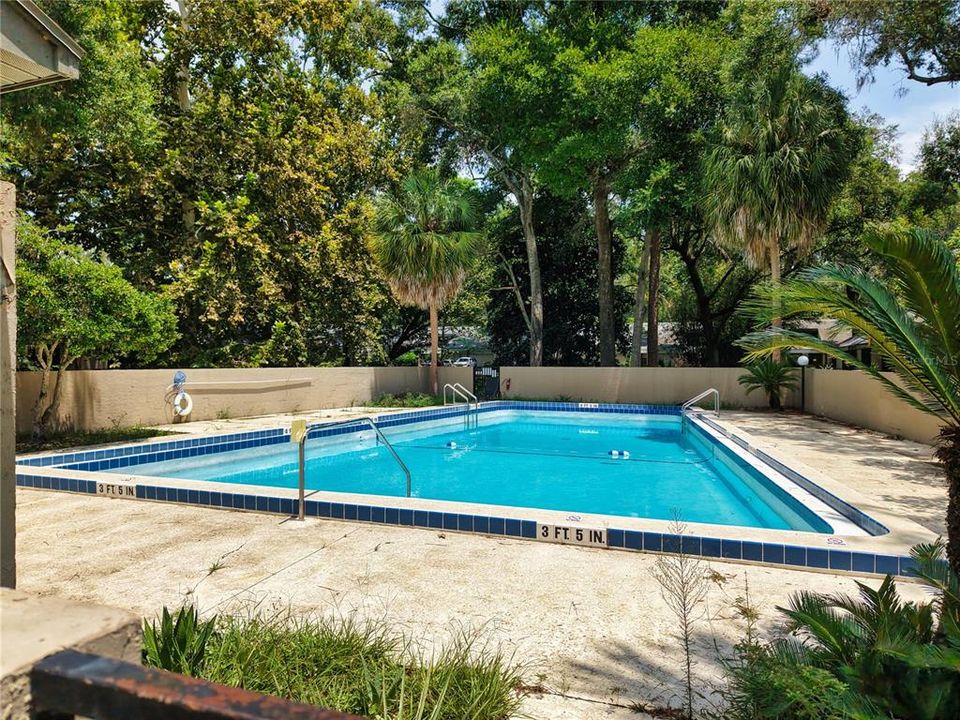 For Sale: $162,000 (2 beds, 2 baths, 1070 Square Feet)