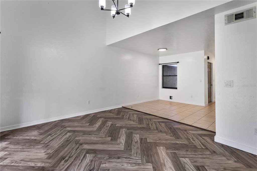 For Sale: $162,000 (2 beds, 2 baths, 1070 Square Feet)