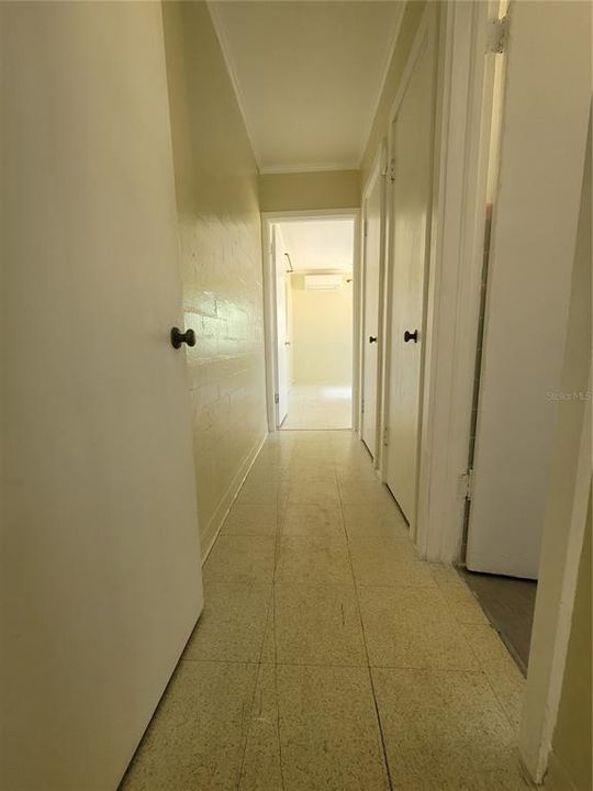 For Rent: $1,400 (2 beds, 1 baths, 997 Square Feet)
