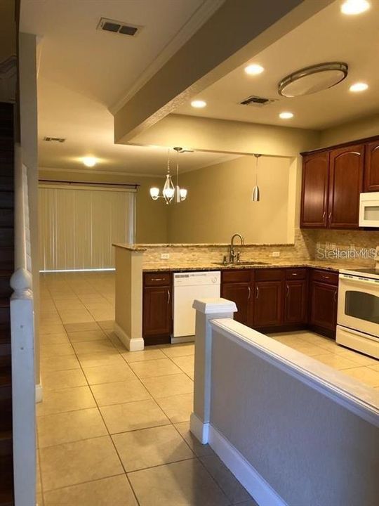 Active With Contract: $2,450 (3 beds, 2 baths, 1682 Square Feet)