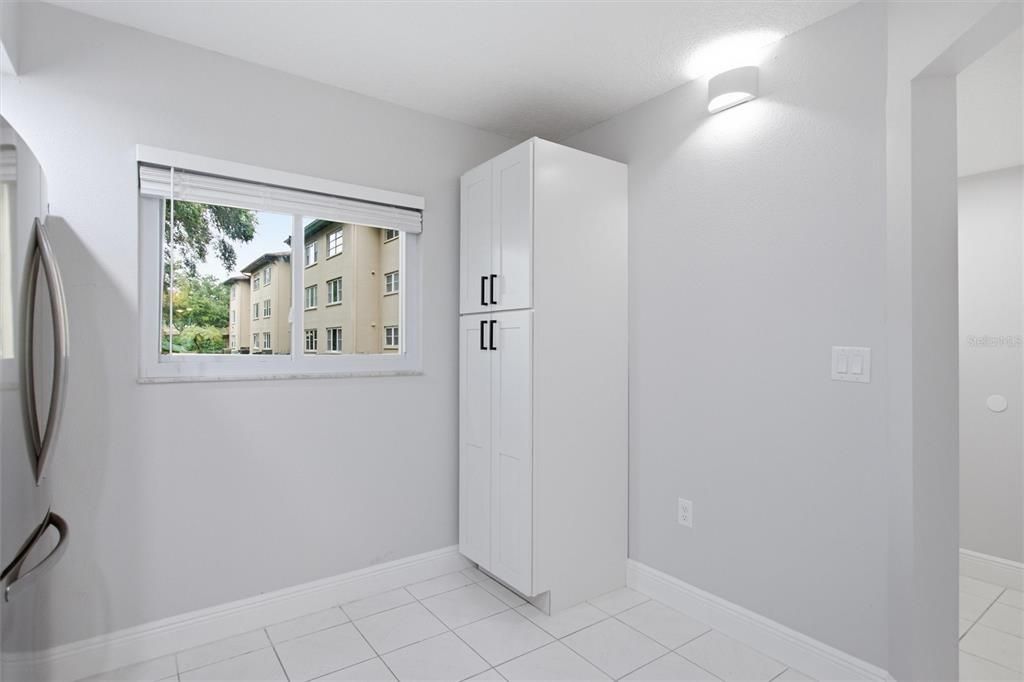For Sale: $199,900 (2 beds, 2 baths, 1120 Square Feet)