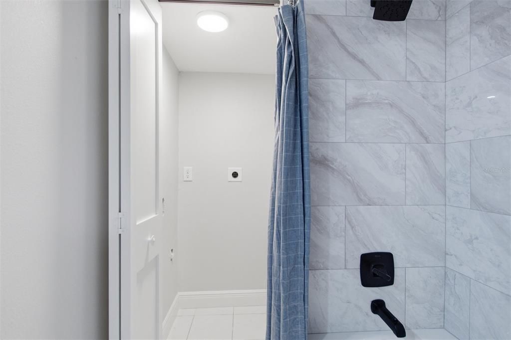 For Sale: $199,900 (2 beds, 2 baths, 1120 Square Feet)