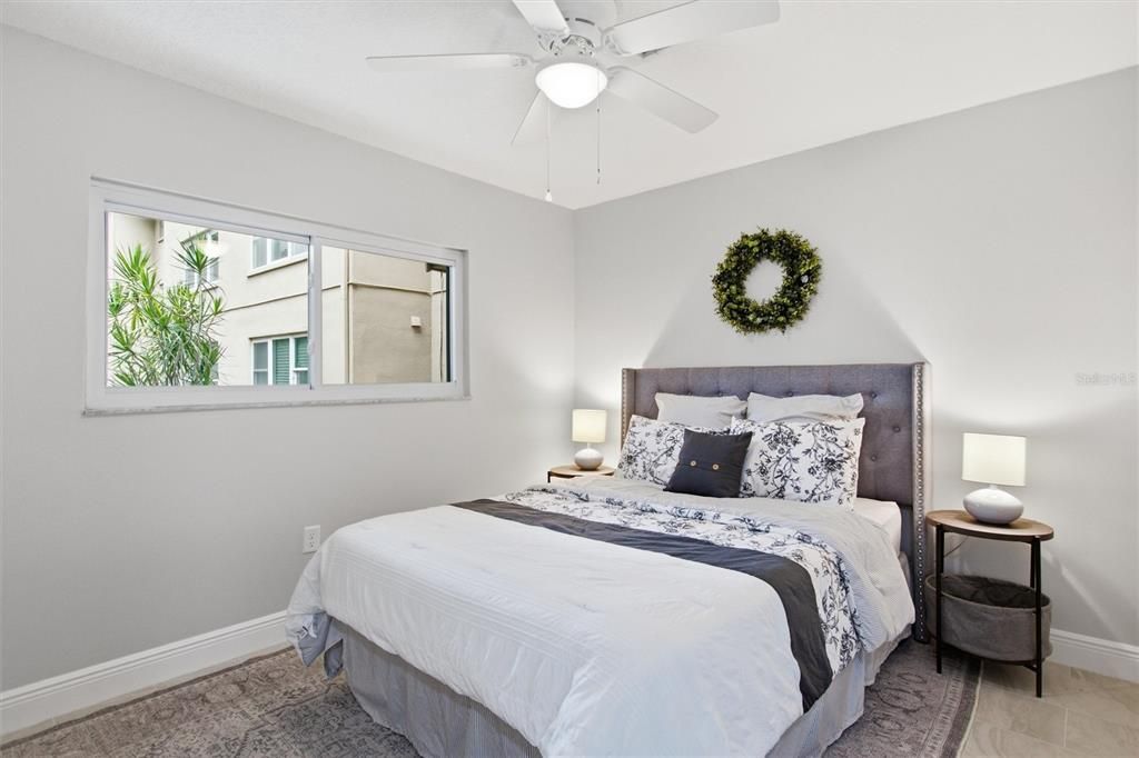 For Sale: $199,900 (2 beds, 2 baths, 1120 Square Feet)