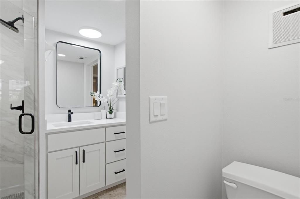 For Sale: $199,900 (2 beds, 2 baths, 1120 Square Feet)