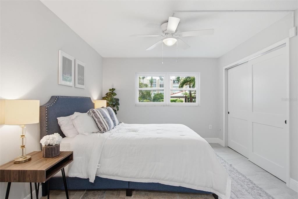 For Sale: $199,900 (2 beds, 2 baths, 1120 Square Feet)