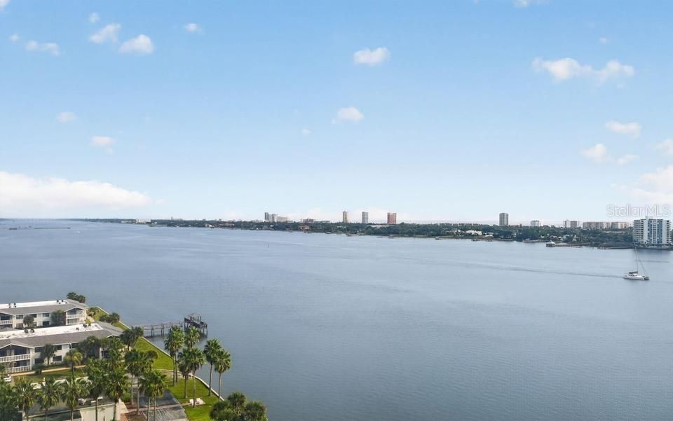 For Sale: $359,900 (2 beds, 2 baths, 1689 Square Feet)