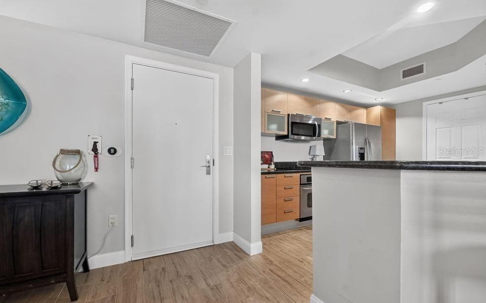 For Sale: $359,900 (2 beds, 2 baths, 1689 Square Feet)