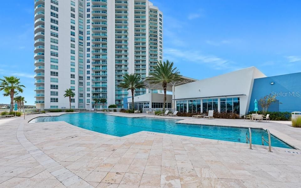 For Sale: $359,900 (2 beds, 2 baths, 1689 Square Feet)