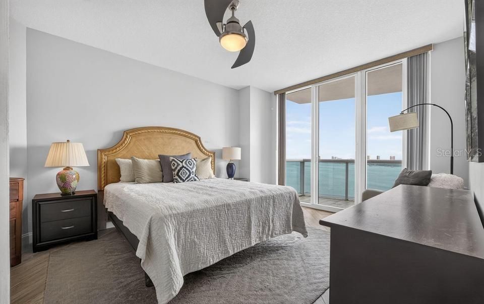For Sale: $359,900 (2 beds, 2 baths, 1689 Square Feet)